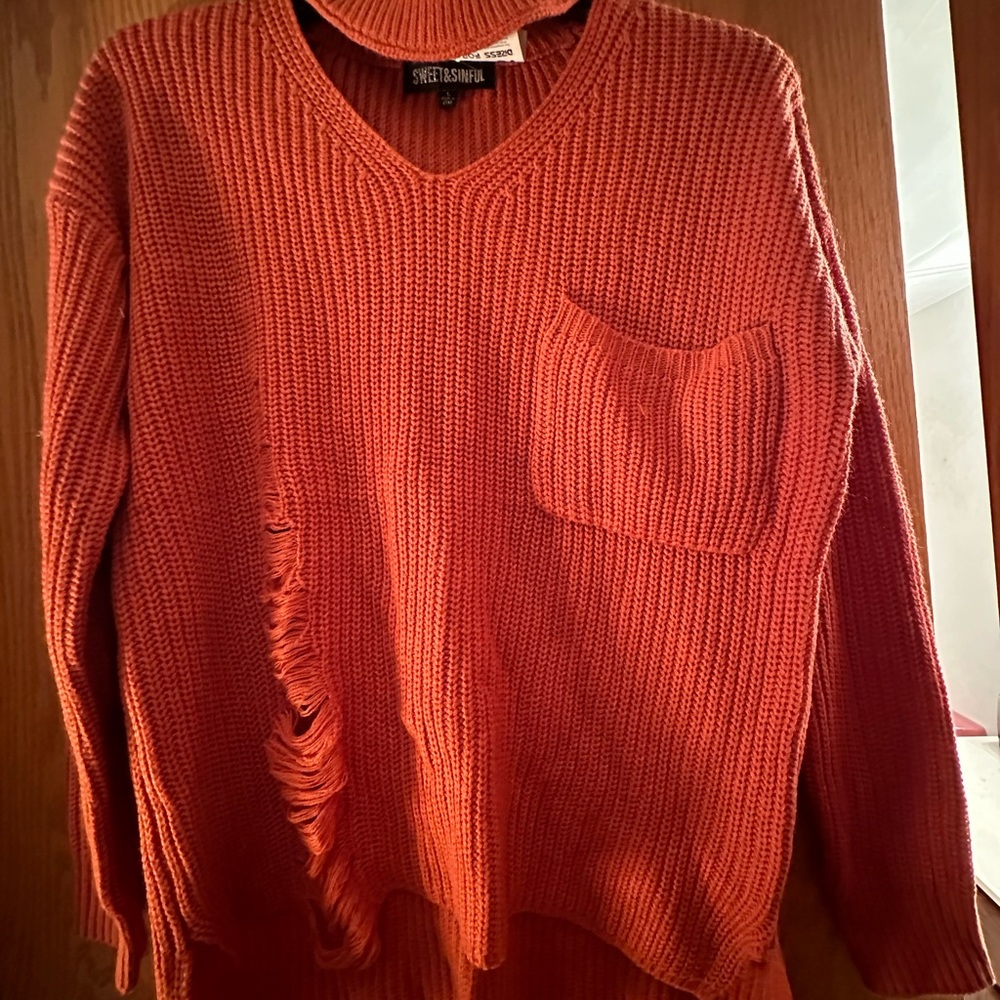 Women distressed sweater